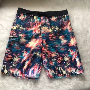 O’Neill multicolor pattern board shorts size 28